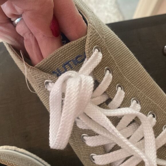 NWOT Nautica Sneakers( Men’s 8 women’s 9.5) - Picture 2 of 5